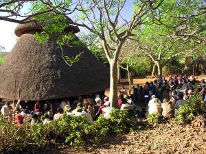 Rassemblement public dans le village Konso de Gaho.  Les structures de gouvernance et de la communauté uniques du paysage culturel Konso ont été reconnues par l'UNESCO.  Photo : Yonas Beyene  